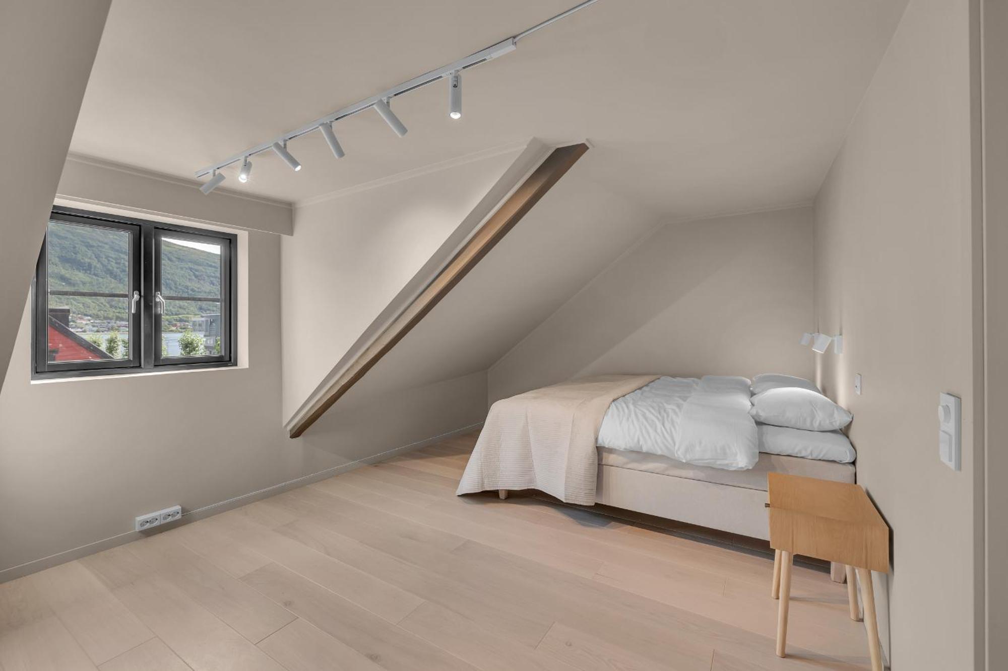 The Loft - Central Top Floor Apartment With 4 Bedrooms Tromsø Extérieur photo