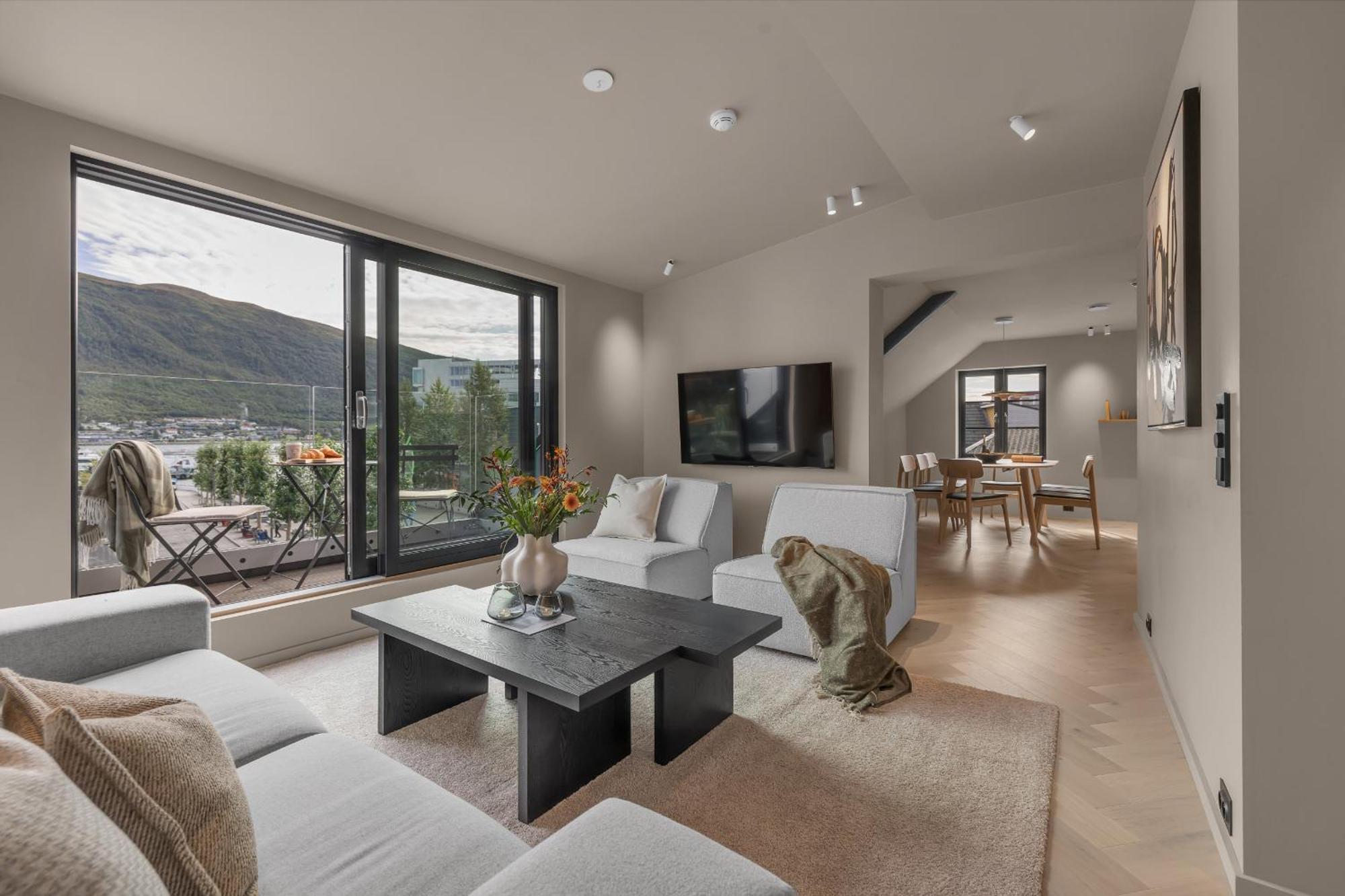 The Loft - Central Top Floor Apartment With 4 Bedrooms Tromsø Extérieur photo