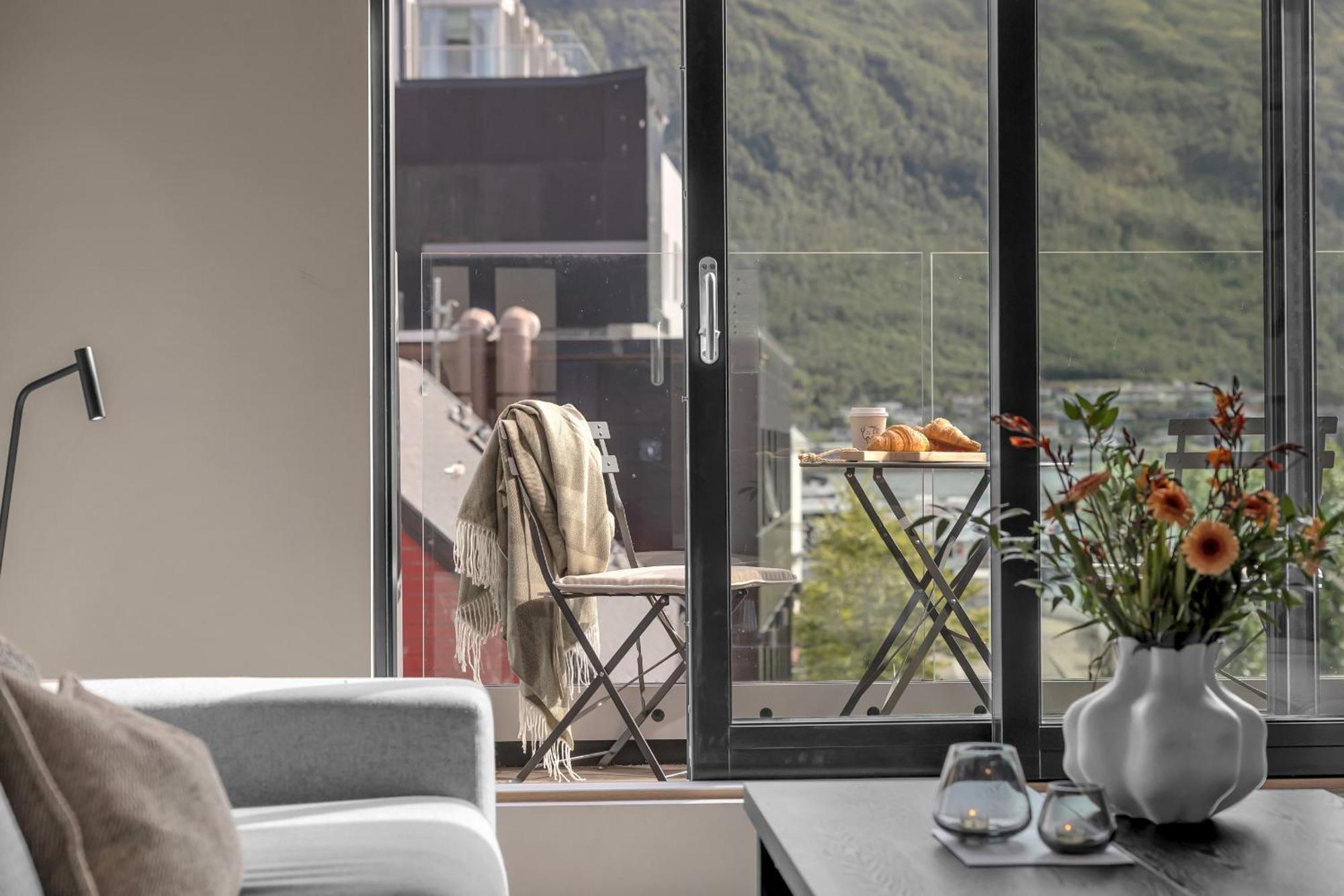 The Loft - Central Top Floor Apartment With 4 Bedrooms Tromsø Extérieur photo